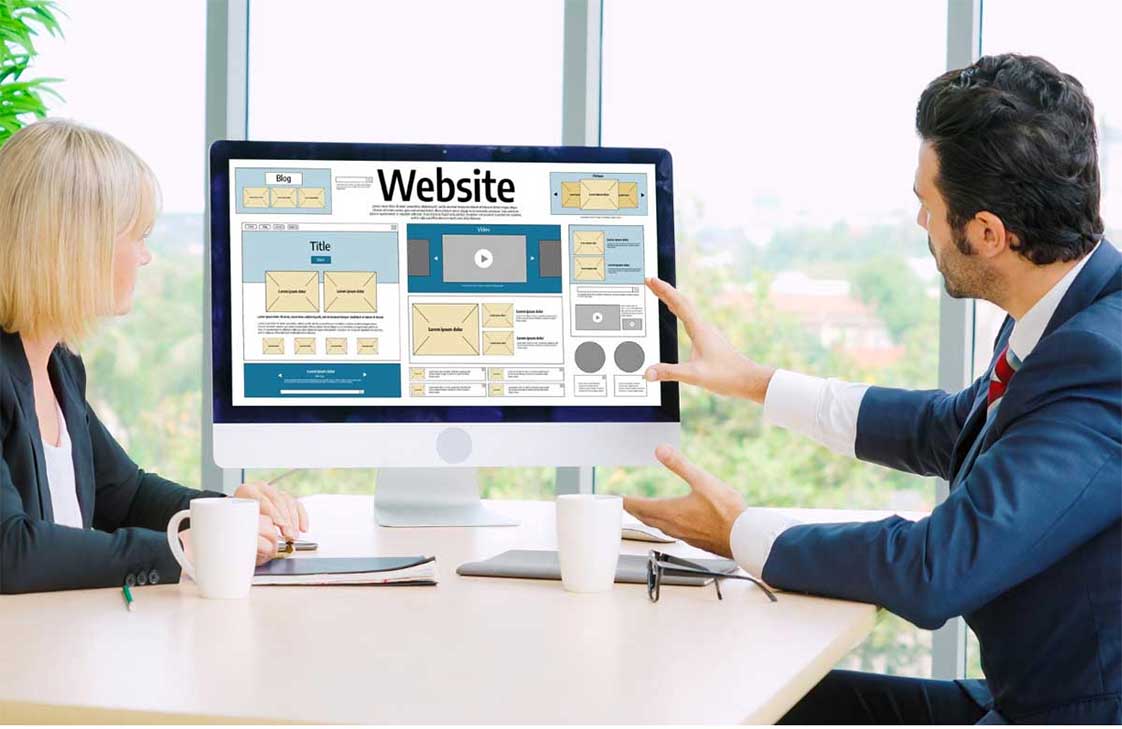 Đội ngũ thiết kế web chuyên nghiệp hỗ trợ khách hàng tận tâm