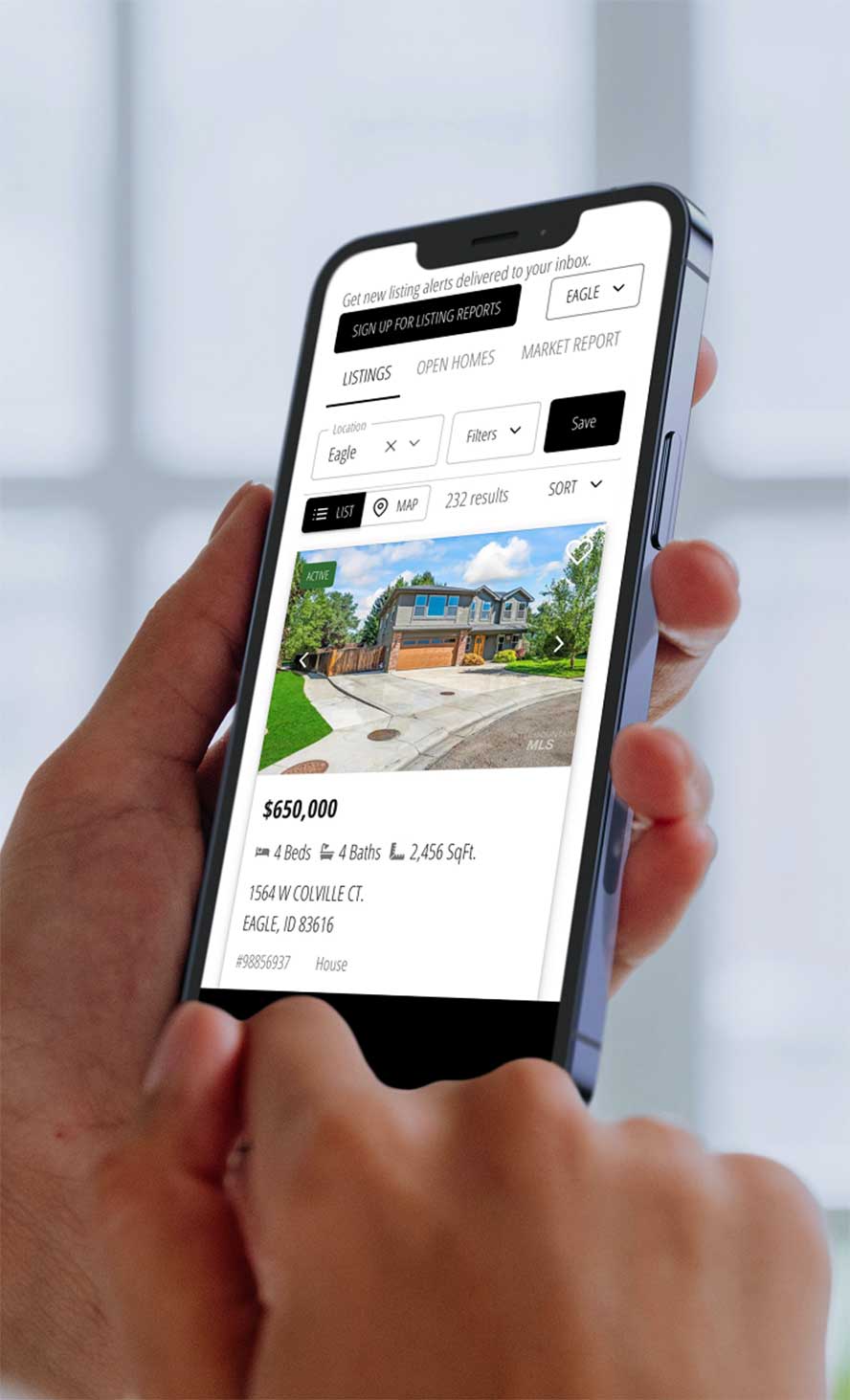 Khách hàng truy cập website bất động sản Bình Thuận qua điện thoại di động